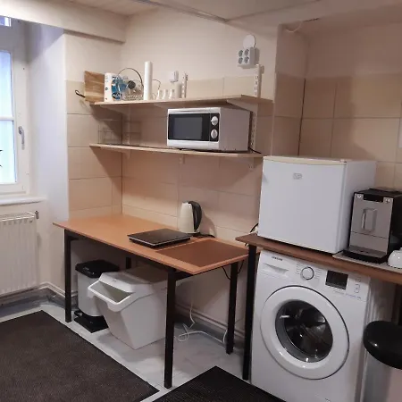 Middle Door Apartman Lejlighed *