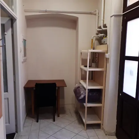 Middle Door Apartman