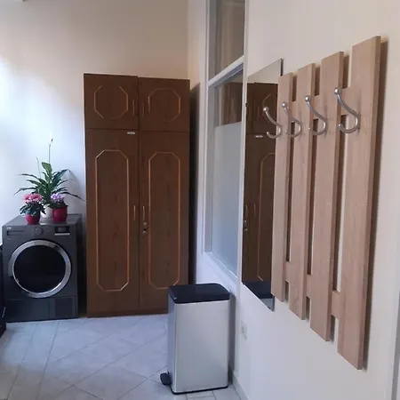 Lejlighed Middle Door Apartman